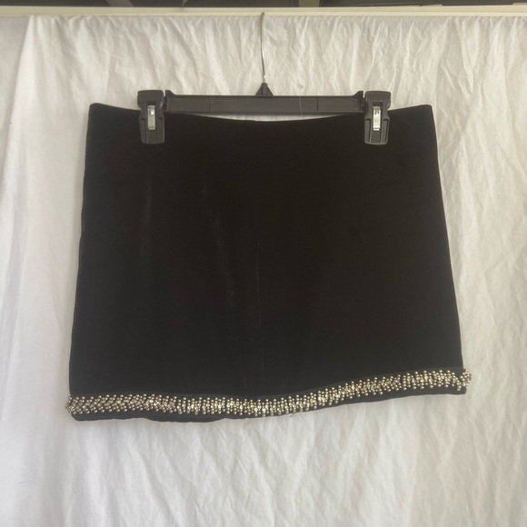Zara black velvet mini skirt w/ sliver beading Size Small - Picture 2 of 10